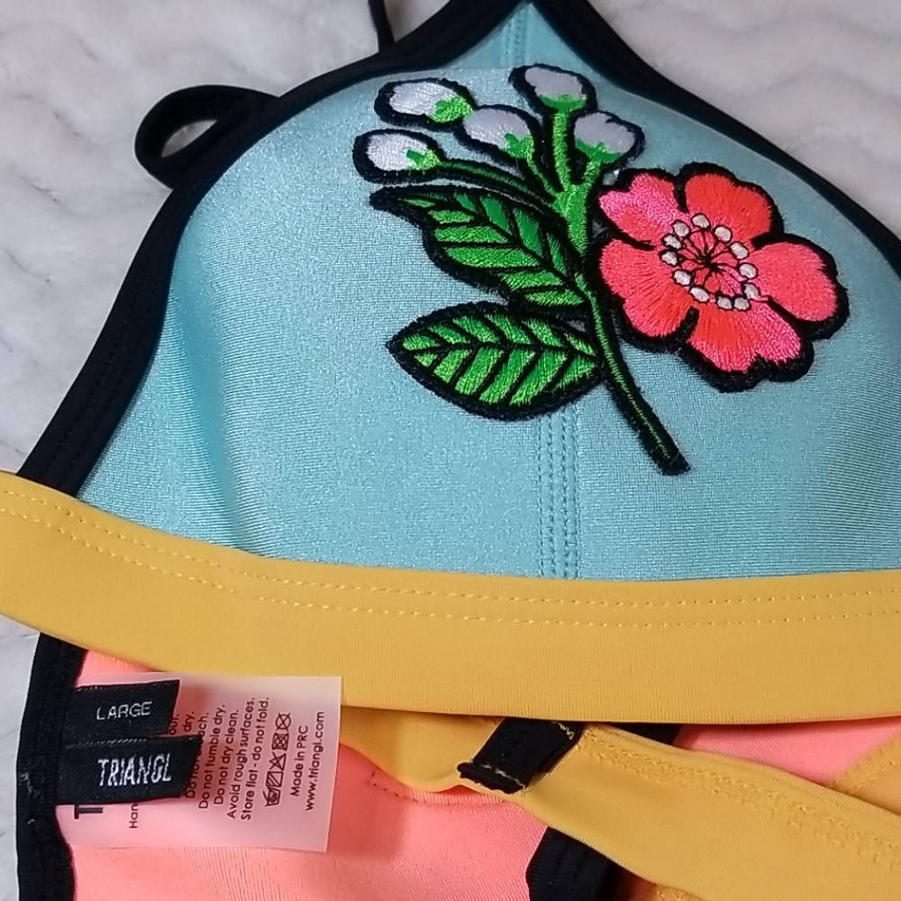 48T Triangl light blue flower bikini top - Picture 7 of 8